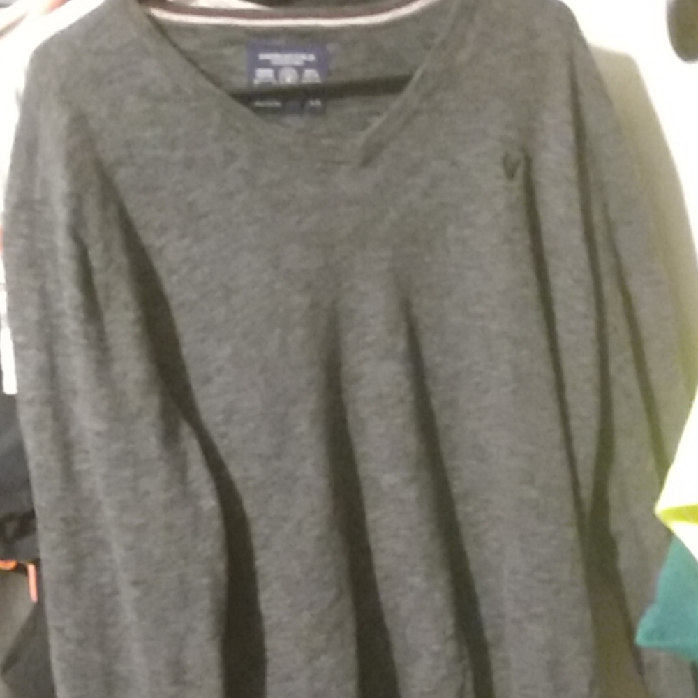 V neck sweater
